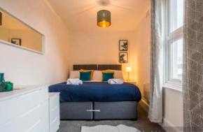 Large Studio Apartment with Sofabed